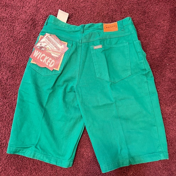 Mens Wicked green jean shorts size 36 , very stylish and comfy ! NWT - Picture 3 of 3